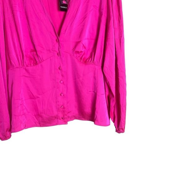 NWT! Torrid pink satin effect blouse. Size 3X - Picture 9 of 9